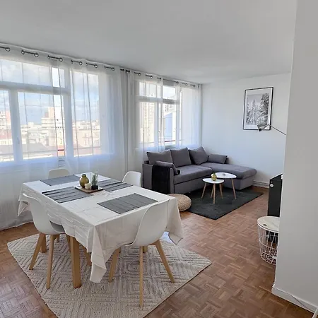 Vue Parc Montjuzet Avec Garage